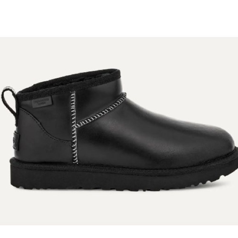 NWT UGG ULTRA MINI LEATHER BOOTS